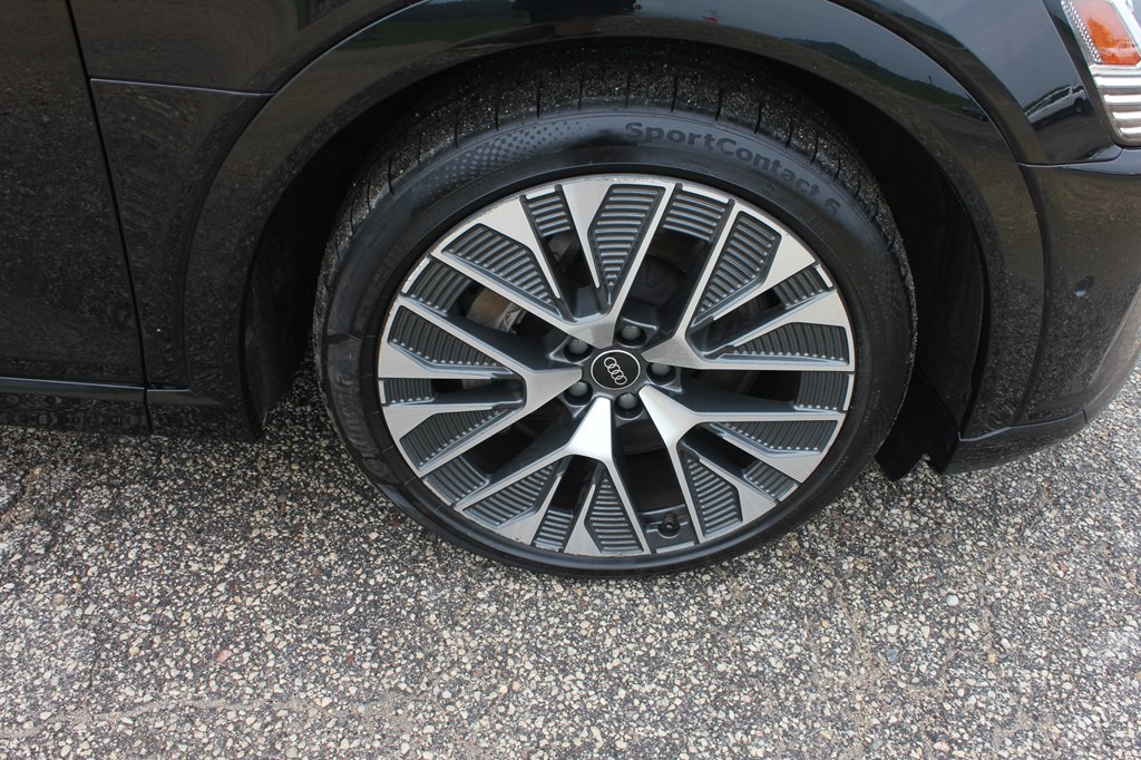 Photo 55 of this AUDI Q8 E-TRON