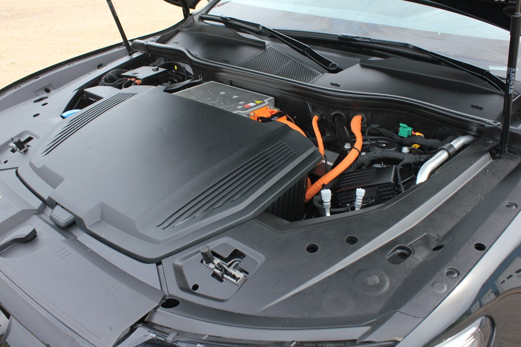 Photo 54 of this AUDI Q8 E-TRON