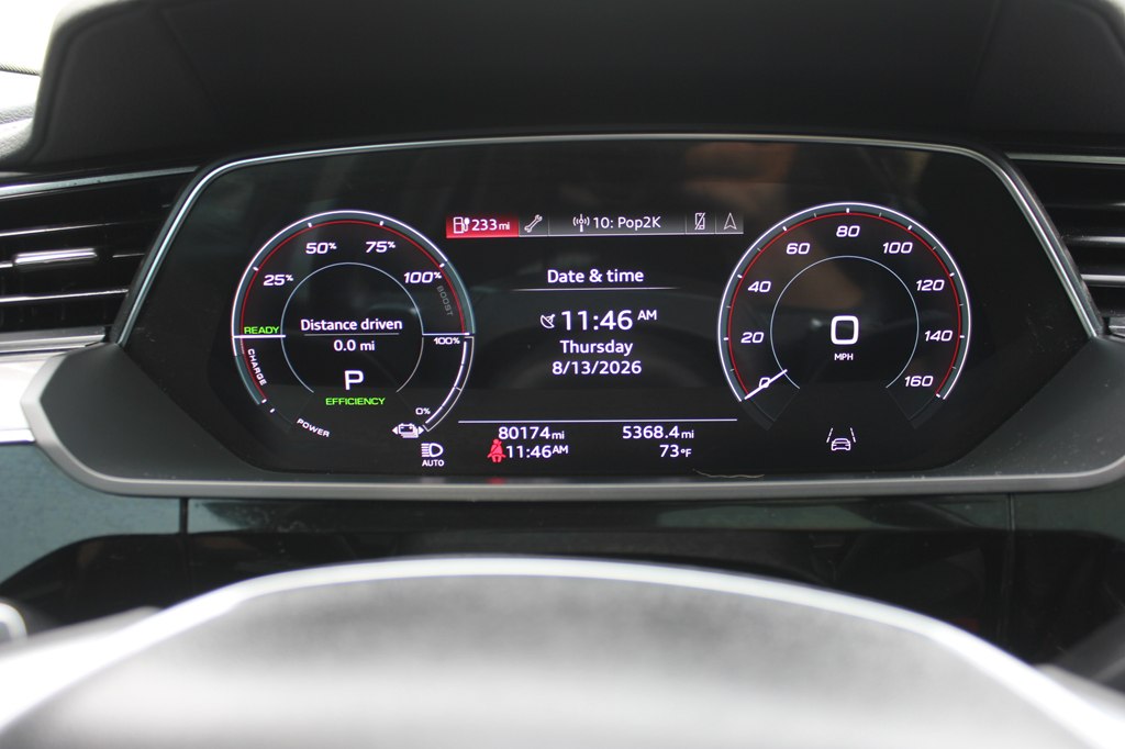 Photo 11 of this AUDI Q8 E-TRON