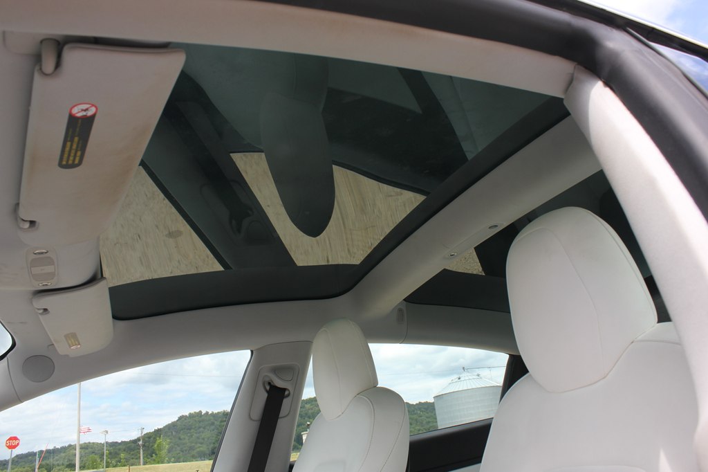 Photo 21 of this TESLA MODEL 3