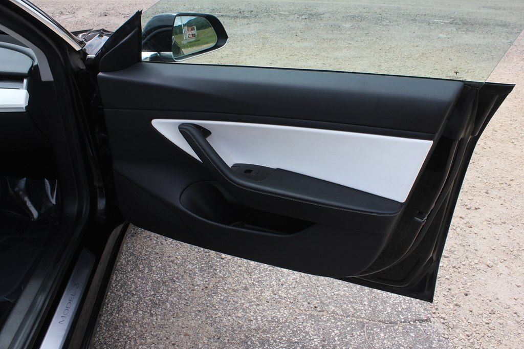 Photo 26 of this TESLA MODEL 3