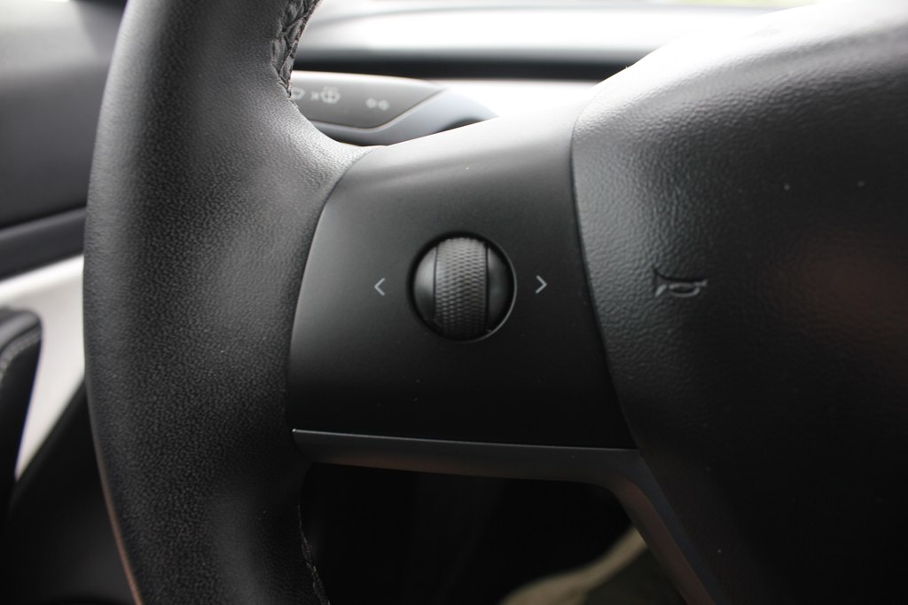 Photo 11 of this TESLA MODEL 3