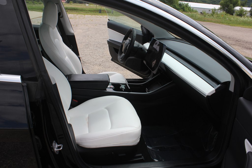 Photo 27 of this TESLA MODEL 3
