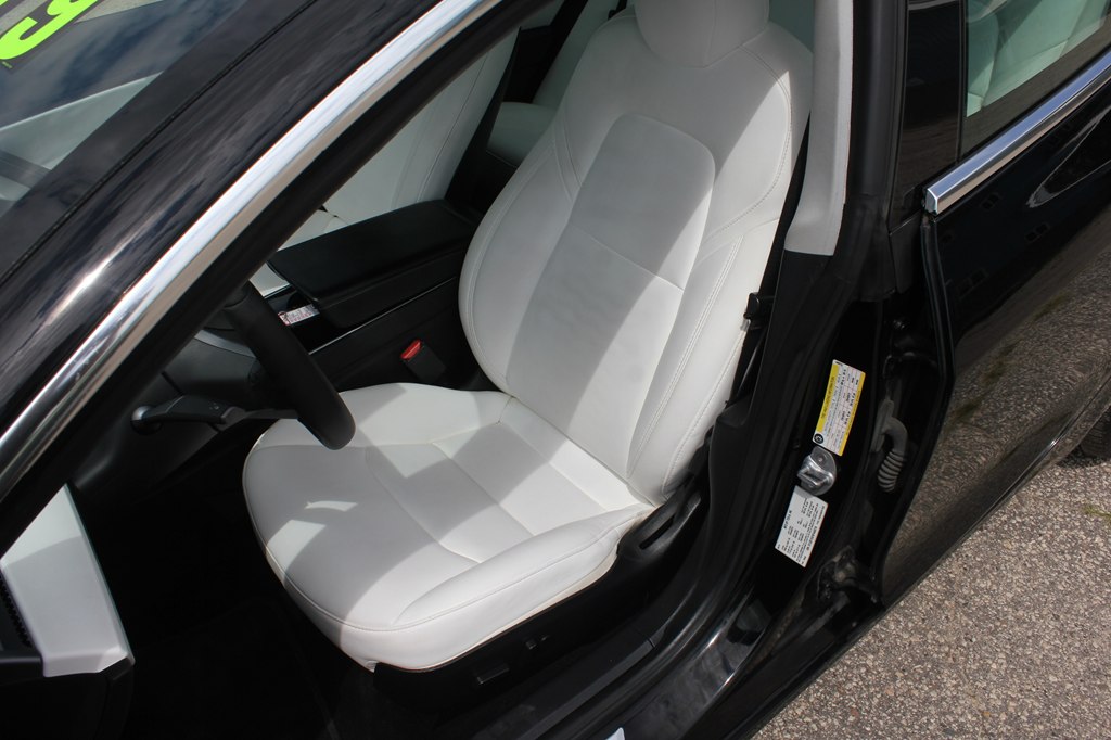 Photo 25 of this TESLA MODEL 3
