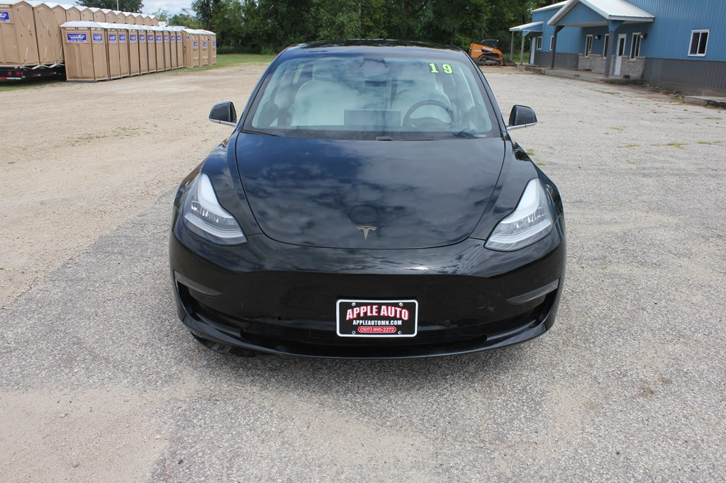Photo 2 of this TESLA MODEL 3