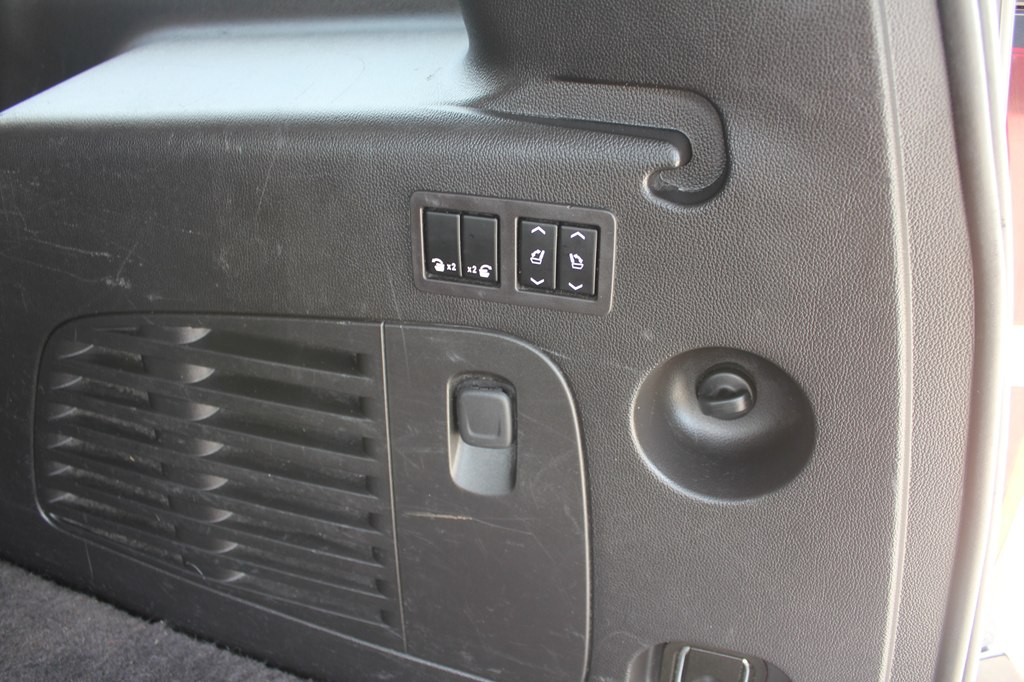Photo 45 of this CHEVROLET SUBURBAN