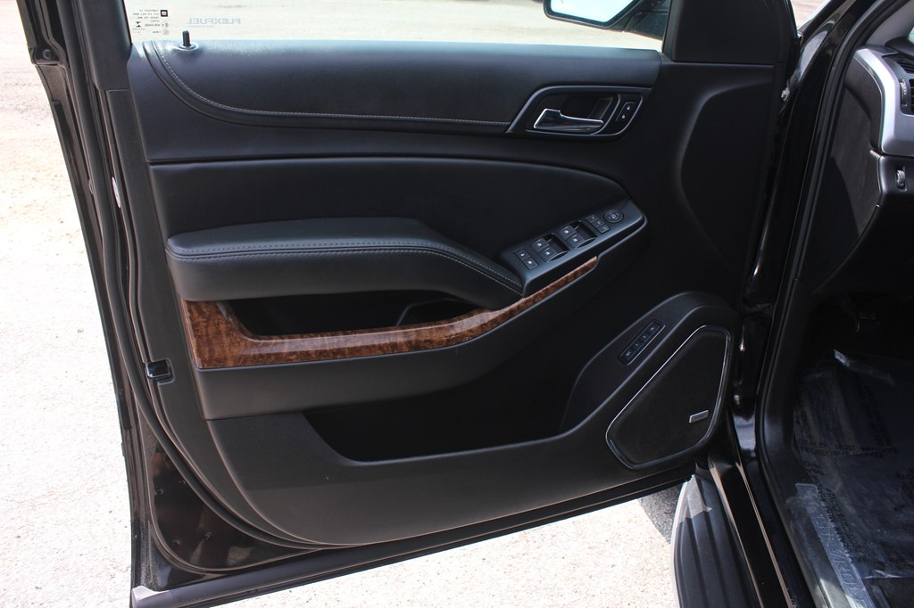 Photo 27 of this CHEVROLET SUBURBAN