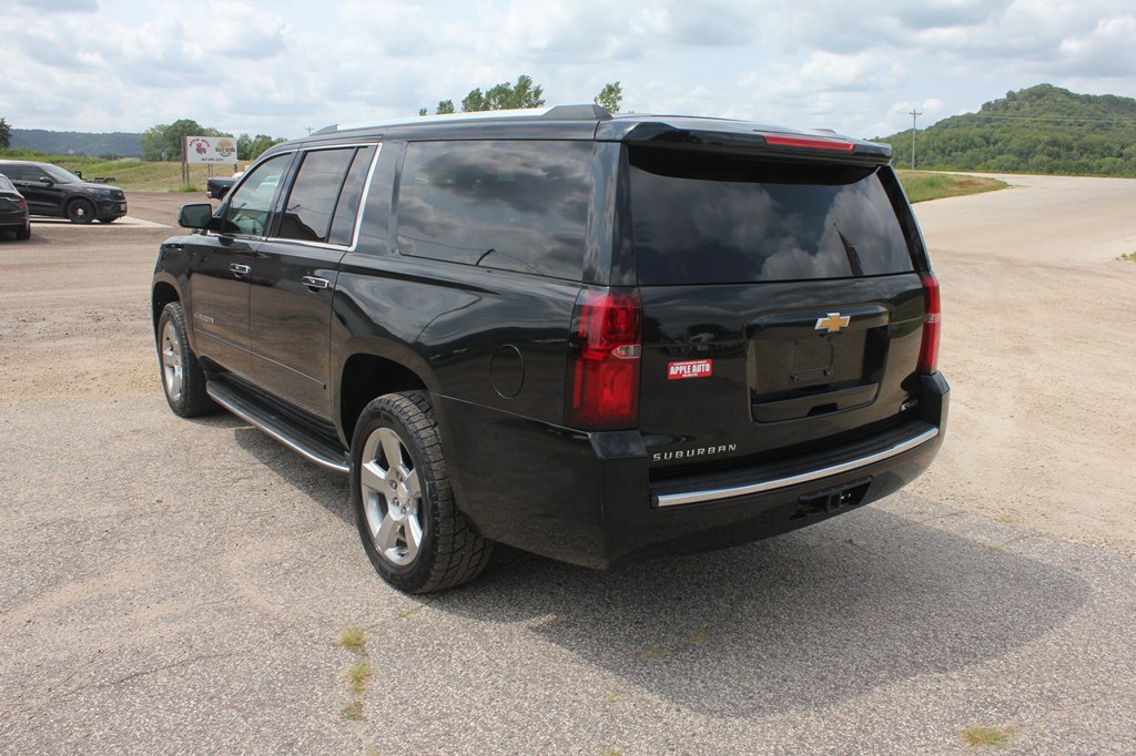 Photo 7 of this CHEVROLET SUBURBAN