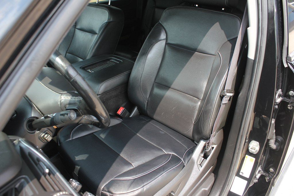 Photo 30 of this CHEVROLET SUBURBAN