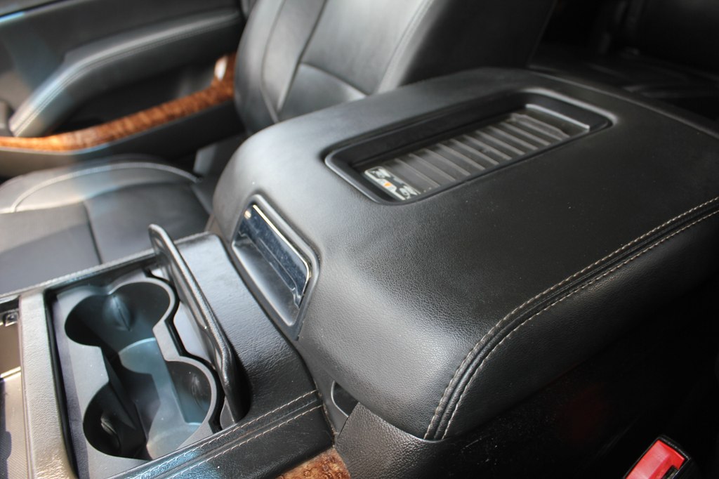 Photo 22 of this CHEVROLET SUBURBAN
