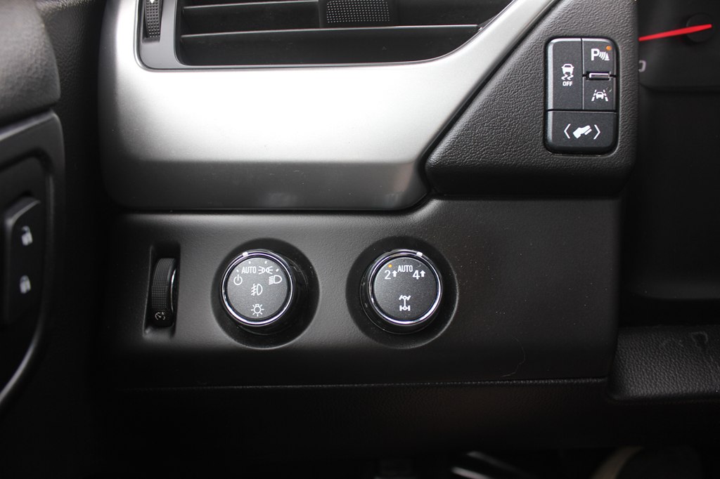 Photo 16 of this CHEVROLET SUBURBAN