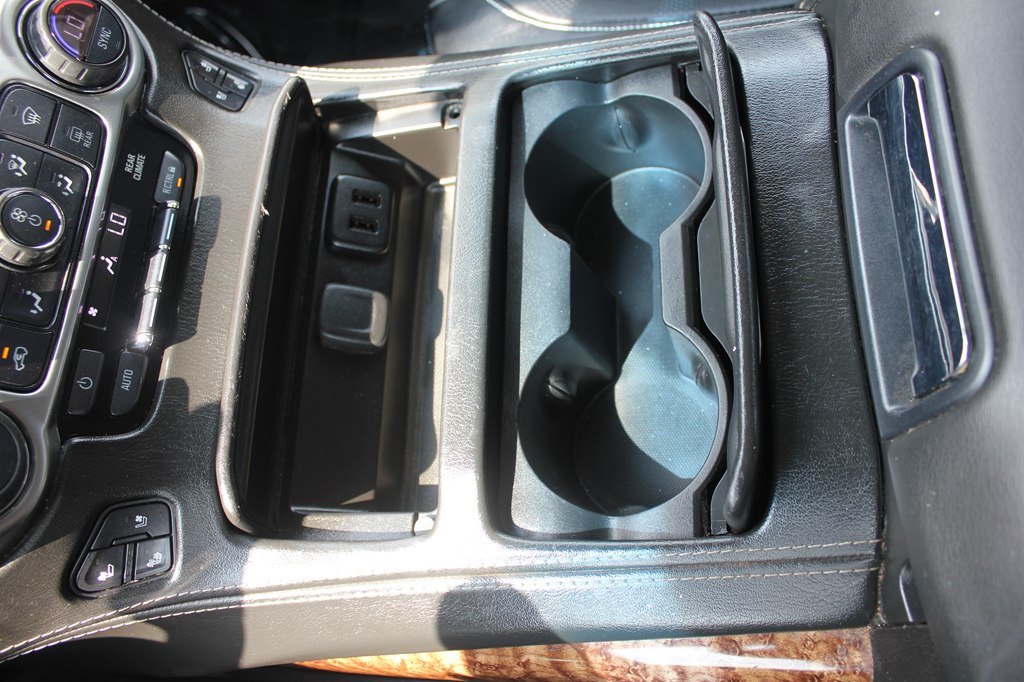 Photo 21 of this CHEVROLET SUBURBAN