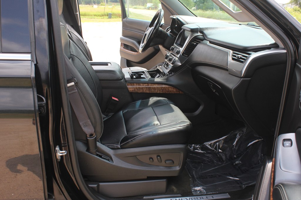 Photo 32 of this CHEVROLET SUBURBAN