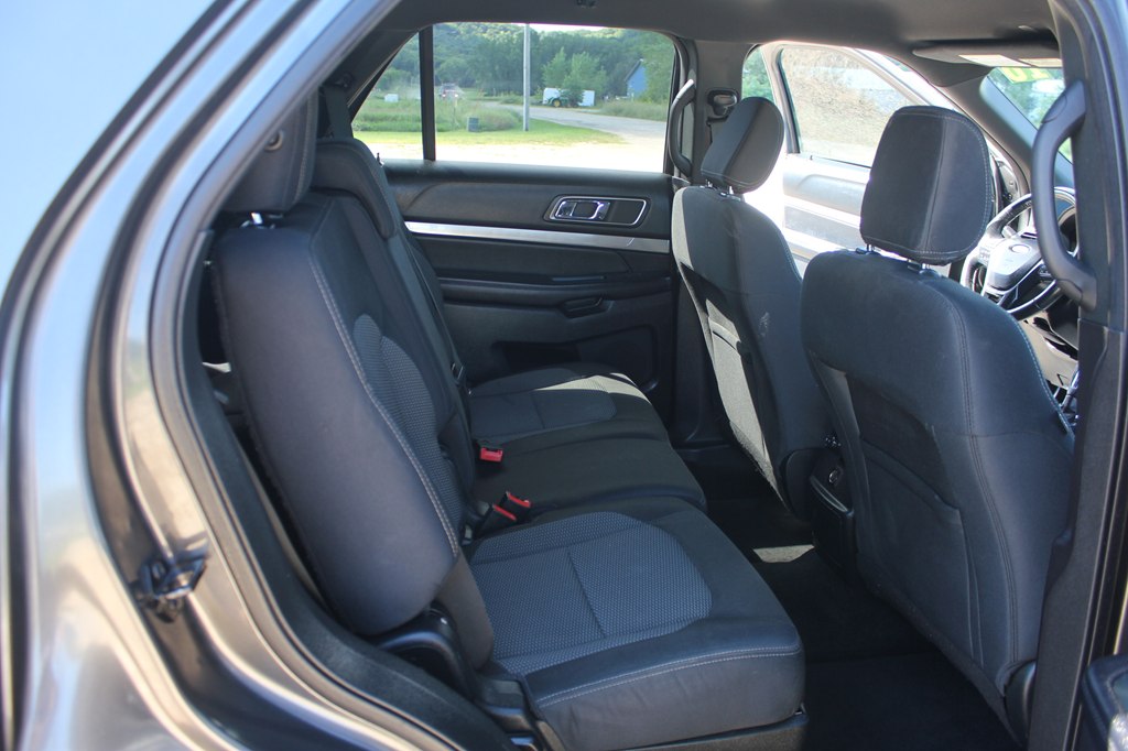 Photo 34 of this FORD EXPLORER