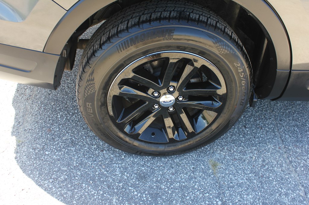 Photo 57 of this FORD EXPLORER