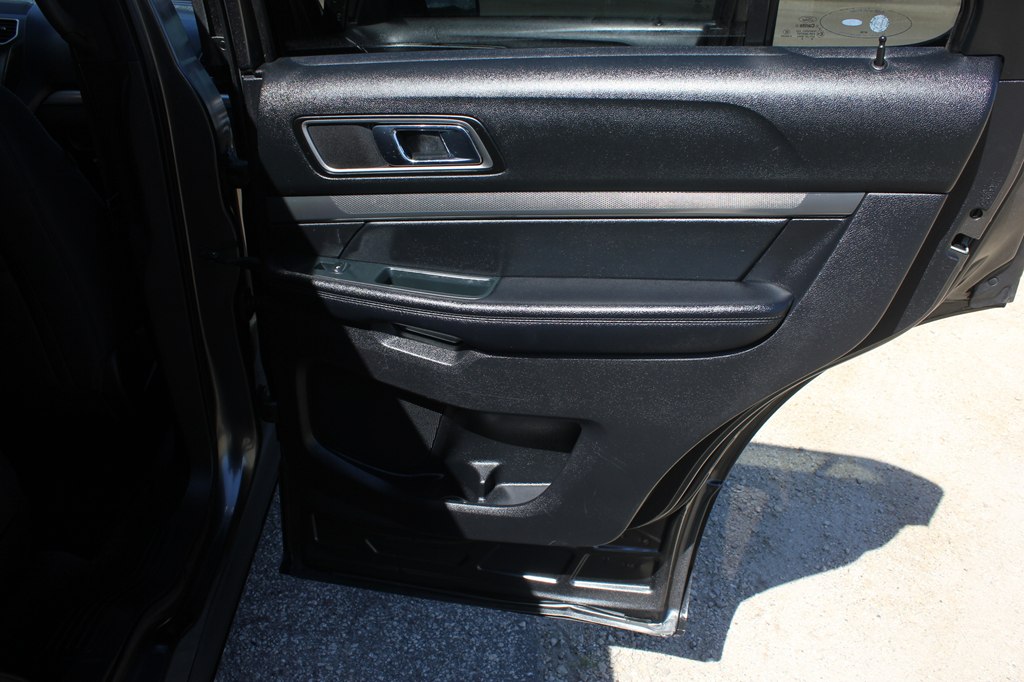 Photo 33 of this FORD EXPLORER