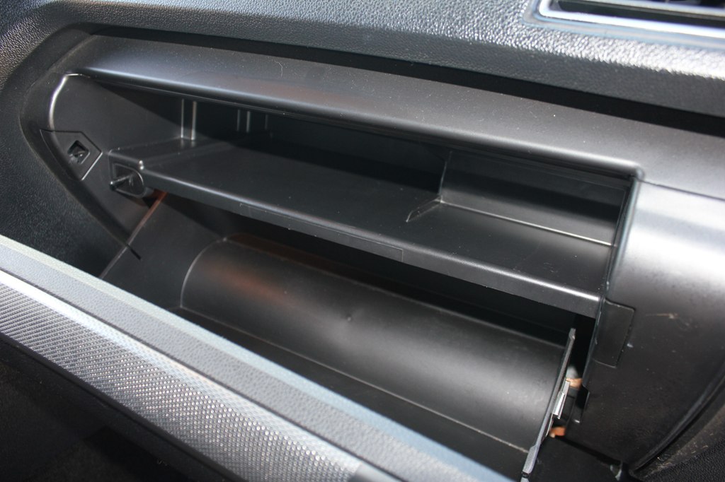 Photo 32 of this FORD EXPLORER