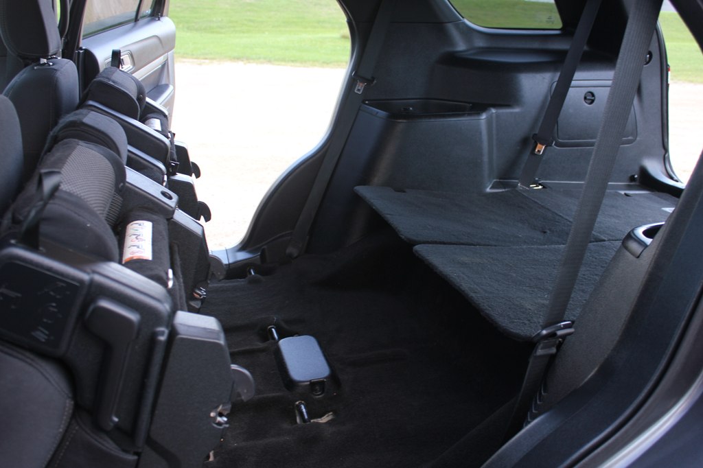 Photo 40 of this FORD EXPLORER