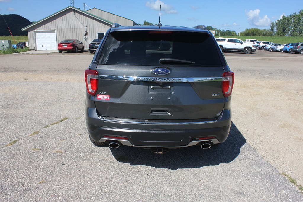 Photo 6 of this FORD EXPLORER