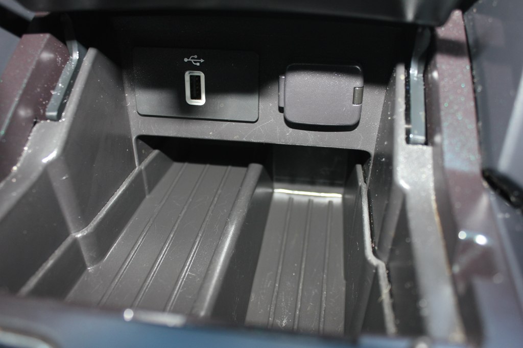 Photo 20 of this FORD EXPLORER