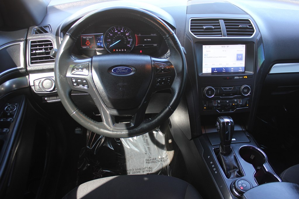 Photo 9 of this FORD EXPLORER