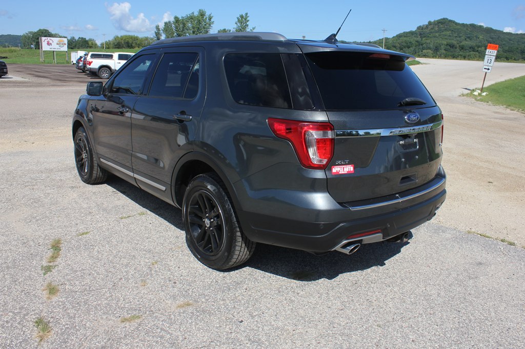 Photo 7 of this FORD EXPLORER