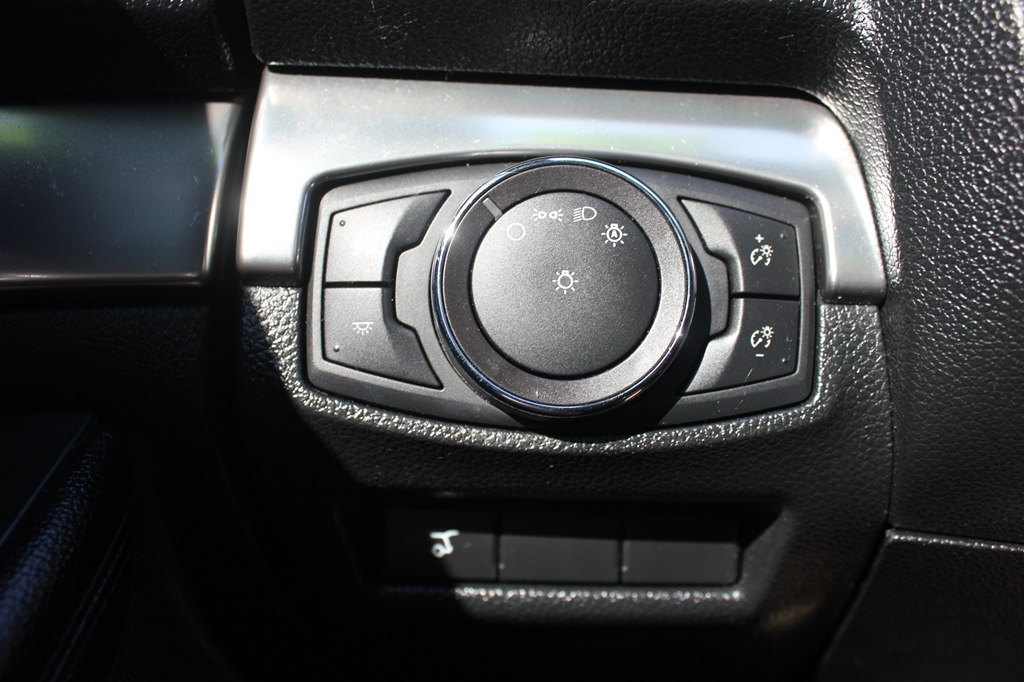 Photo 16 of this FORD EXPLORER