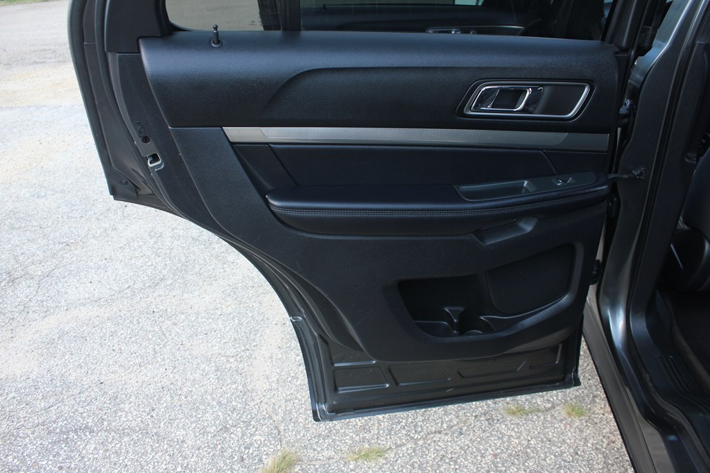 Photo 37 of this FORD EXPLORER