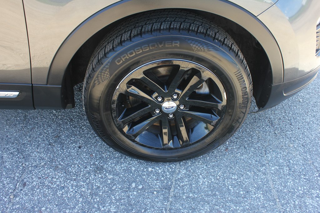 Photo 56 of this FORD EXPLORER