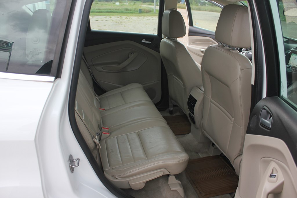 Photo 36 of this FORD C-MAX ENERGI