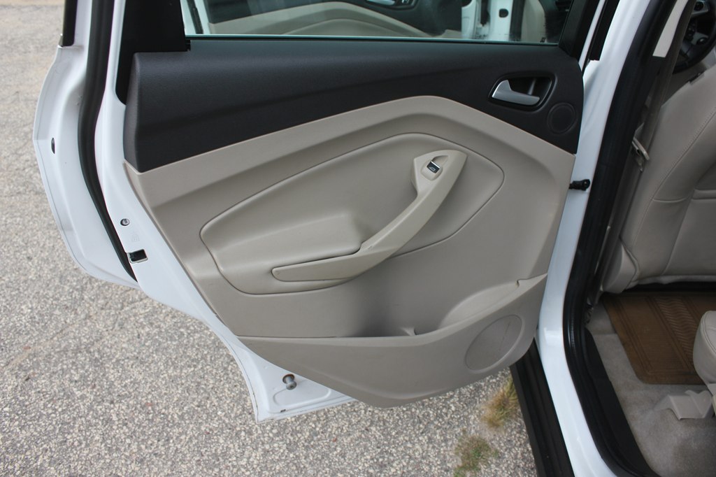 Photo 37 of this FORD C-MAX ENERGI