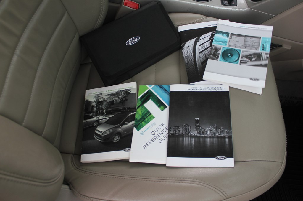 Photo 33 of this FORD C-MAX ENERGI