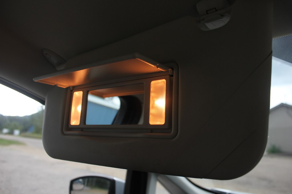 Photo 26 of this FORD C-MAX ENERGI