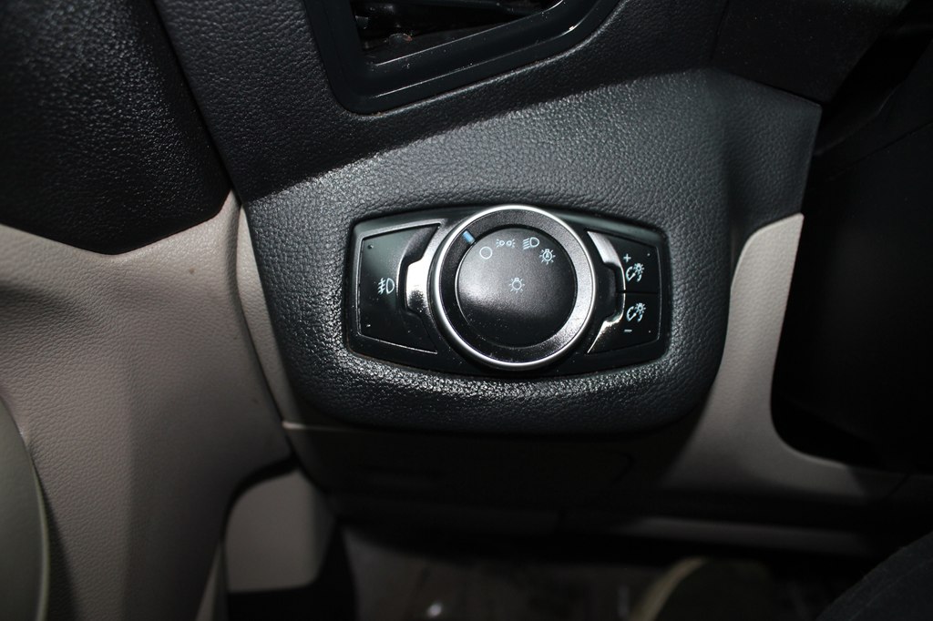 Photo 18 of this FORD C-MAX ENERGI