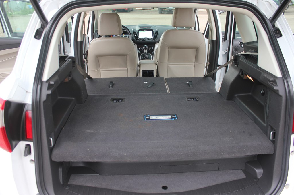 Photo 40 of this FORD C-MAX ENERGI