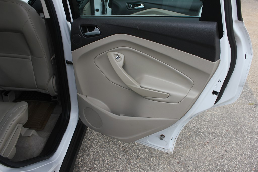 Photo 35 of this FORD C-MAX ENERGI