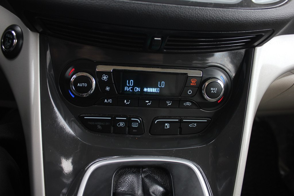 Photo 20 of this FORD C-MAX ENERGI