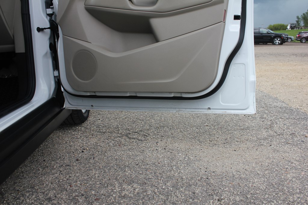 Photo 46 of this FORD C-MAX ENERGI
