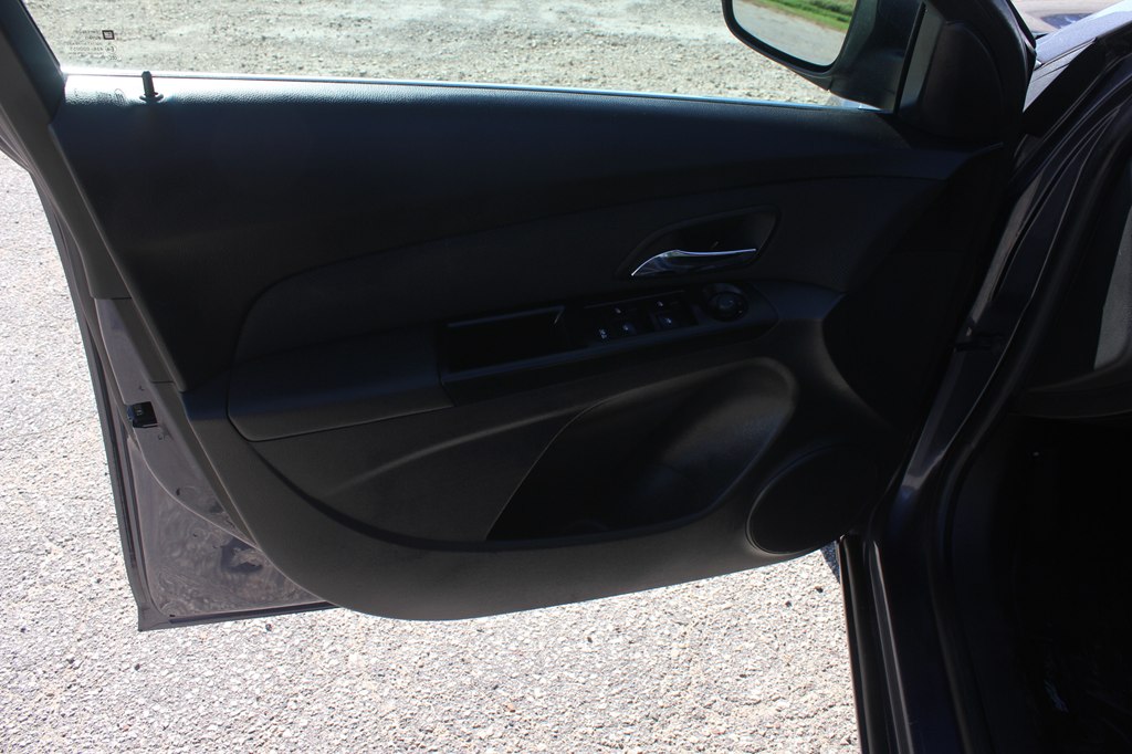 Photo 26 of this CHEVROLET CRUZE