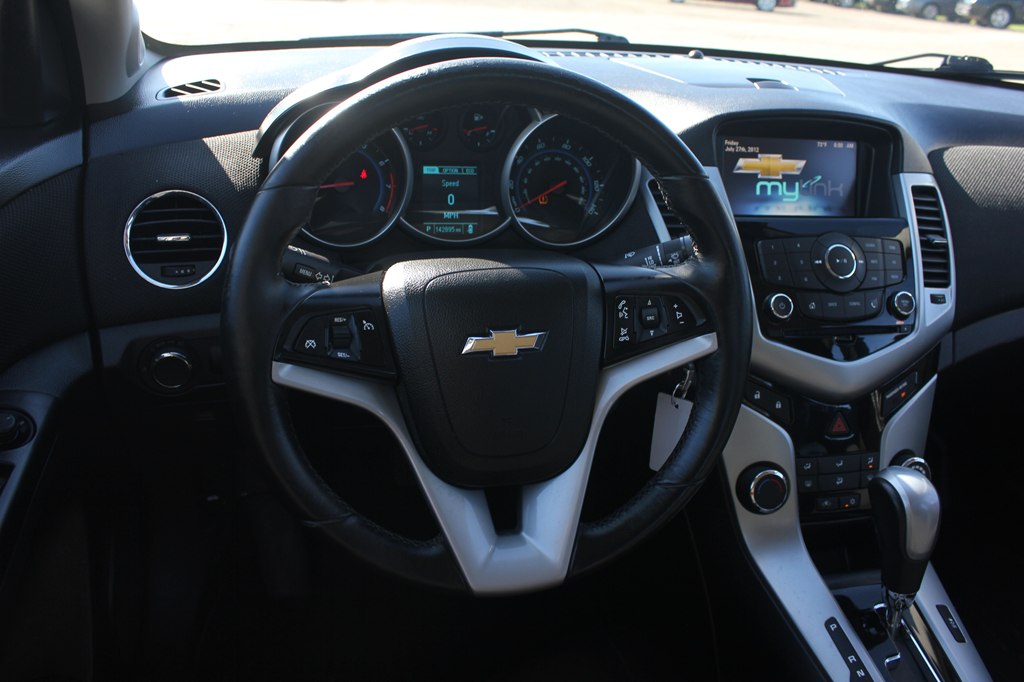 Photo 10 of this CHEVROLET CRUZE