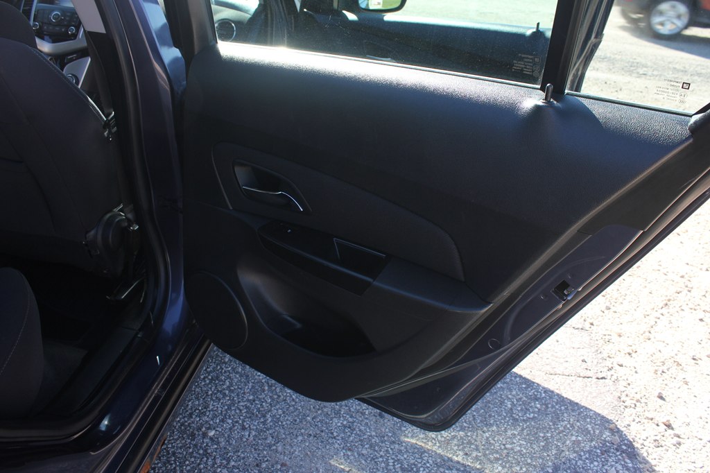 Photo 33 of this CHEVROLET CRUZE