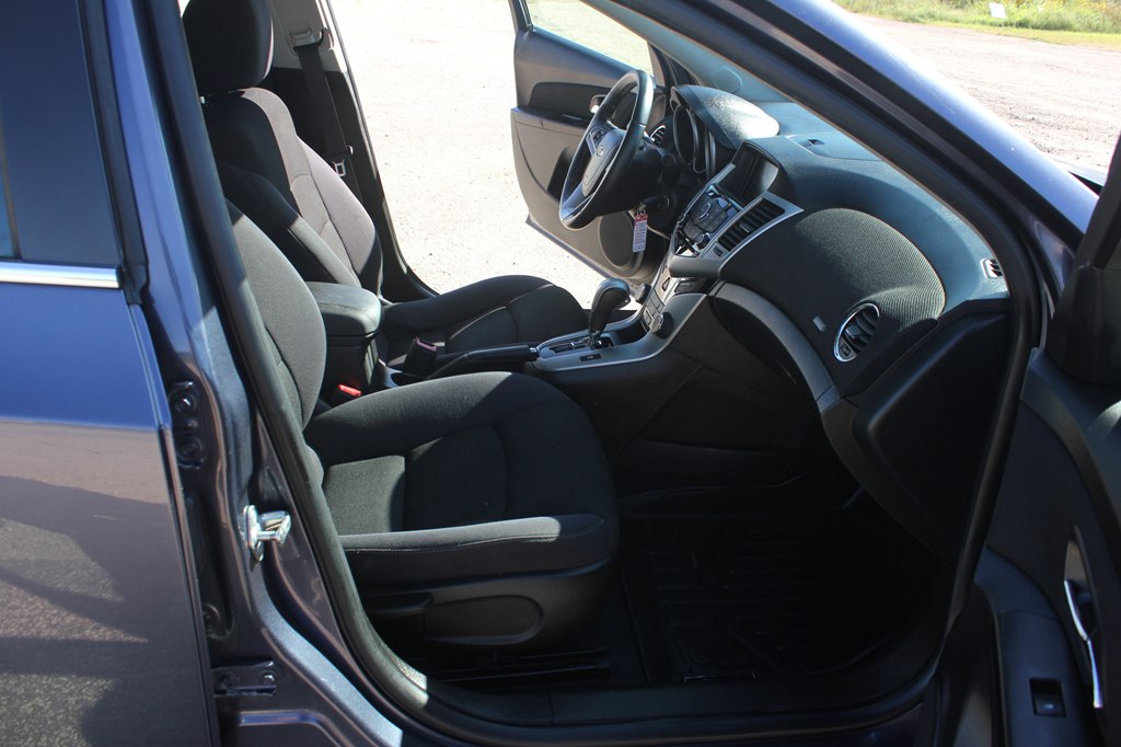 Photo 31 of this CHEVROLET CRUZE
