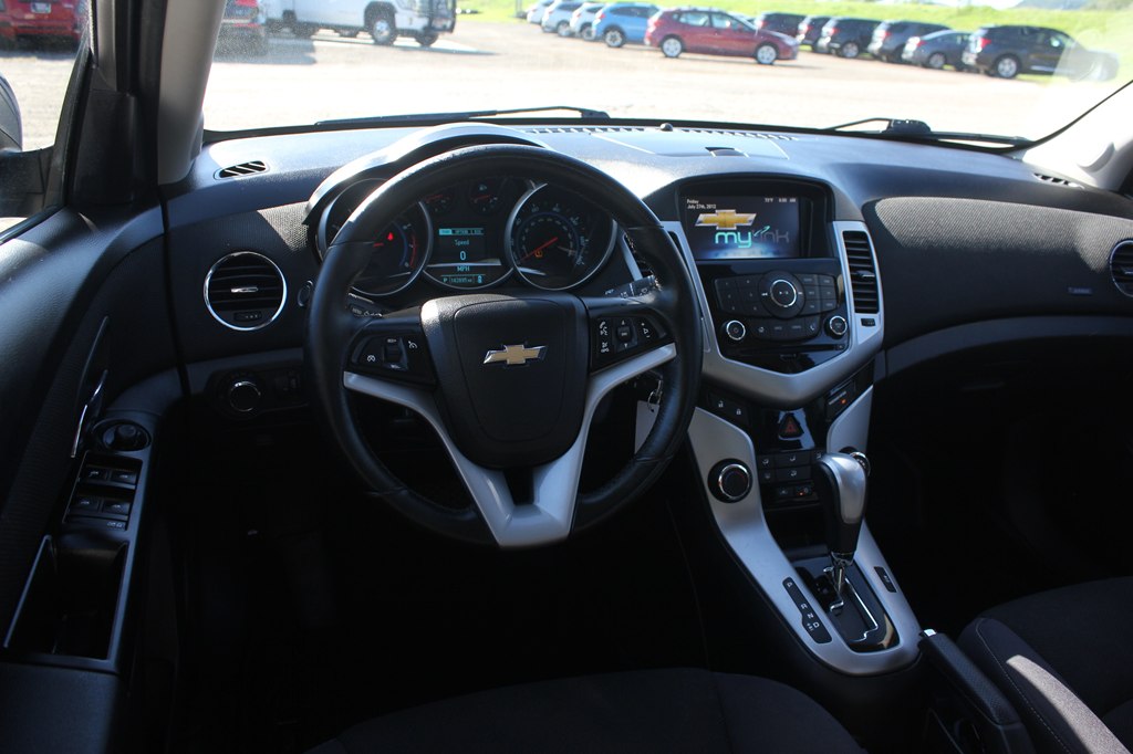 Photo 9 of this CHEVROLET CRUZE