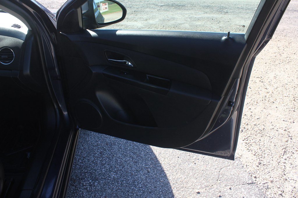 Photo 30 of this CHEVROLET CRUZE