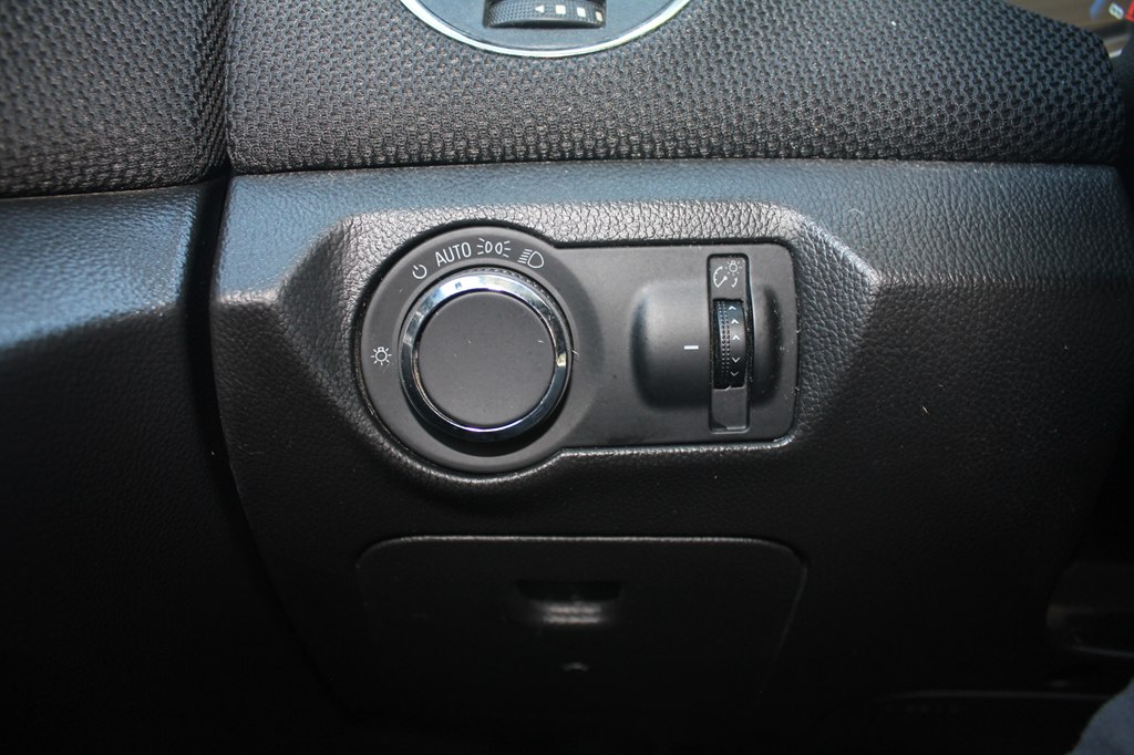 Photo 16 of this CHEVROLET CRUZE