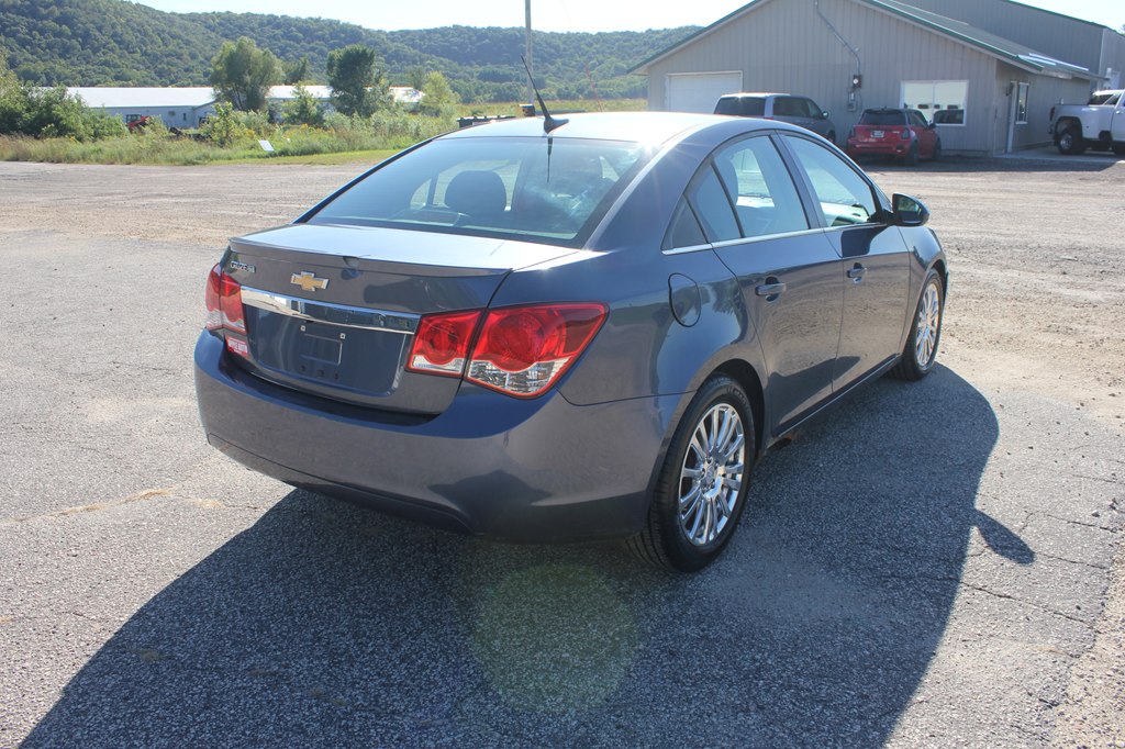 Photo 5 of this CHEVROLET CRUZE