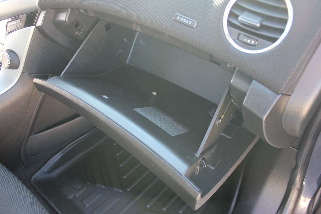 Photo 32 of this CHEVROLET CRUZE