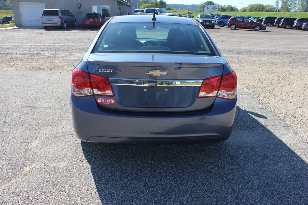 Photo 6 of this CHEVROLET CRUZE