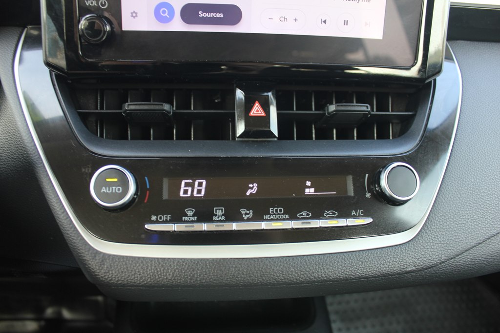 Photo 18 of this TOYOTA COROLLA HYBRID