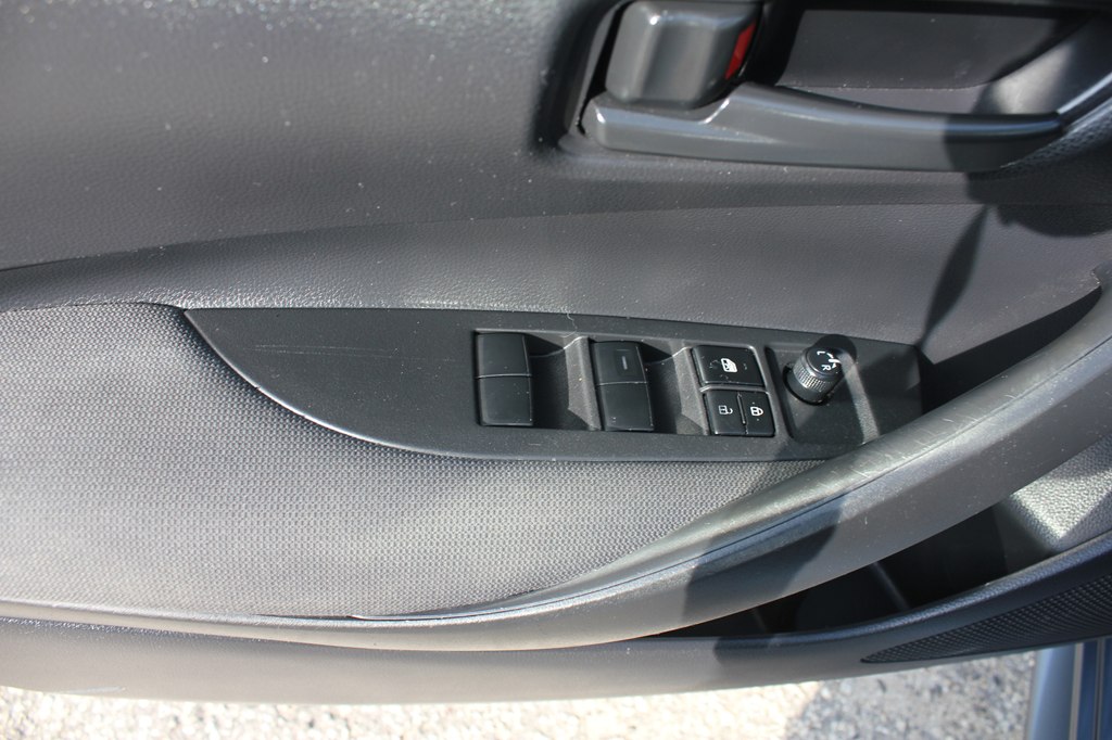 Photo 27 of this TOYOTA COROLLA HYBRID